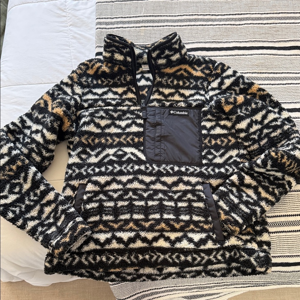 Columbia Black and Tan Patterned Fleece Pullover